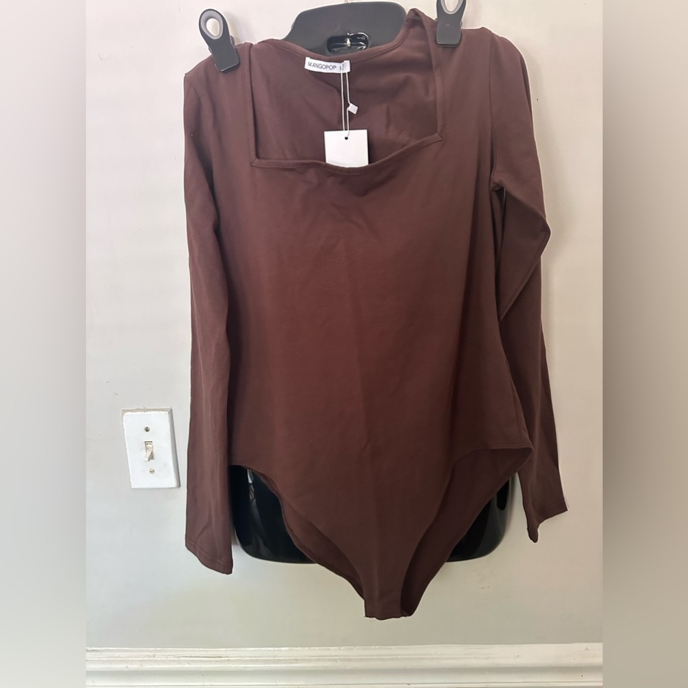 MANGOPOP Sexy long-sleeved bodysuit with square neck for women.